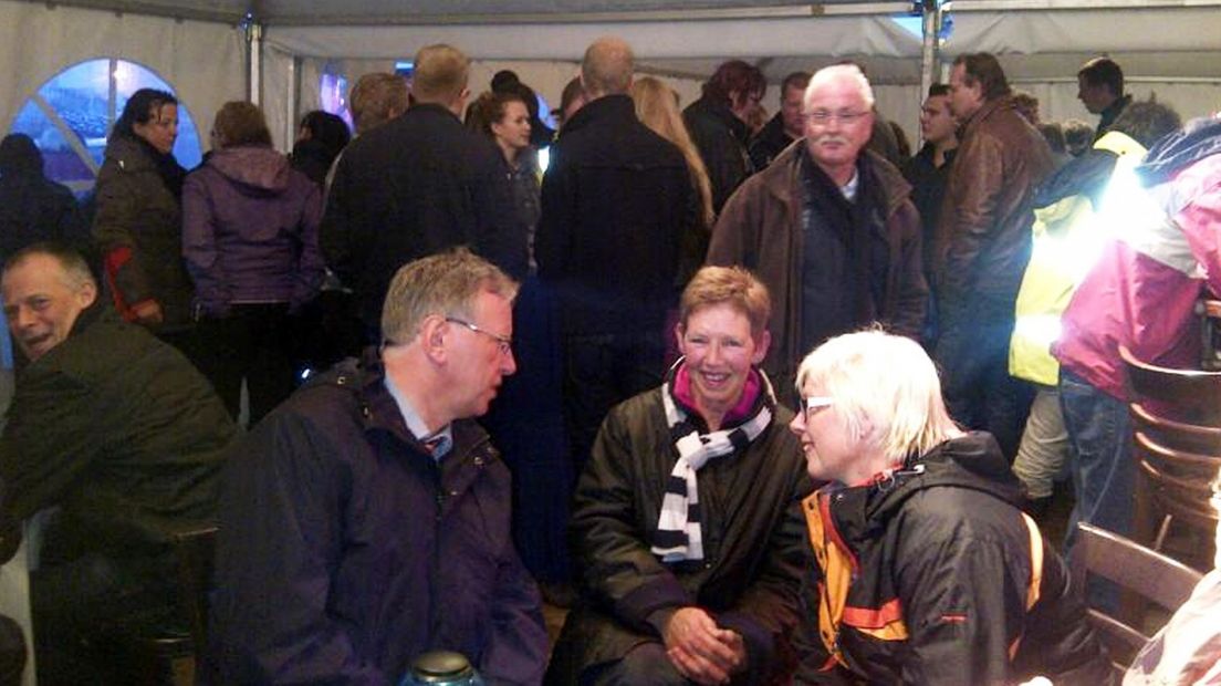 Binnen en op boten gaat het feest wel gewoon door.