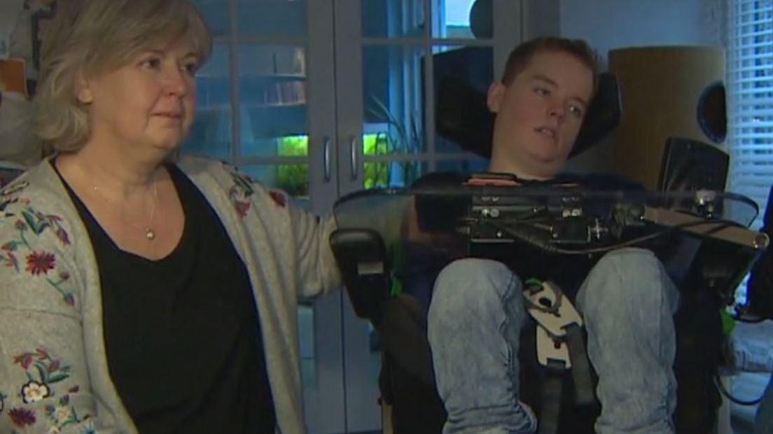 Rob met zijn moeder (Rechten: RTV Drenthe)