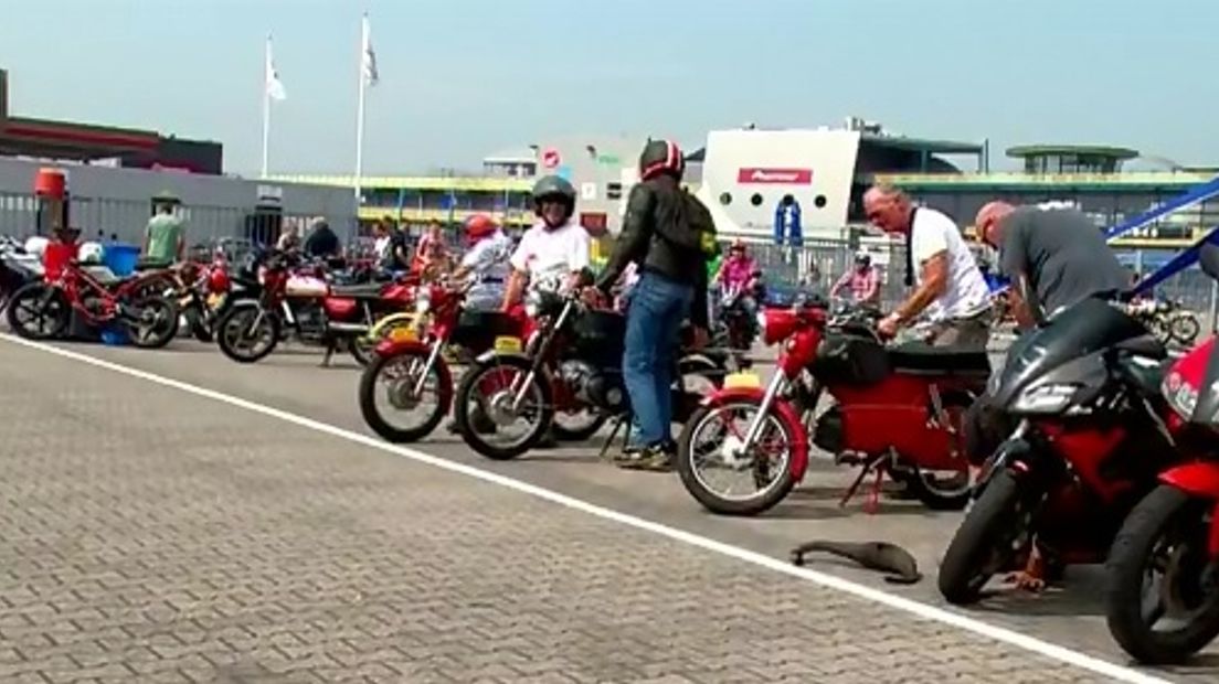 Brommers op TT-Circuit