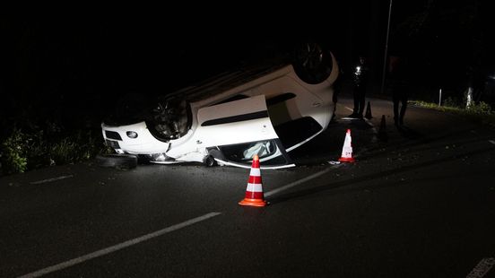 Doden bij frontale botsing • auto op de kop