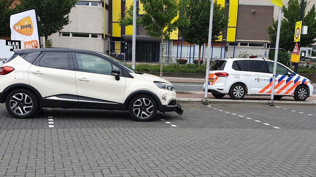 Politie onderzoekt scooter na aanrijding in Hengelo