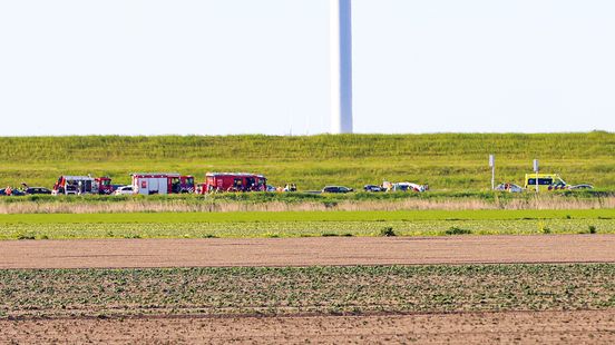 Vrouw uit Zwartewaterland omgekomen bij ernstig ongeluk A6 bij Ketelbrug. Vrouw uit Zwartewaterland omgekomen bij ernstig ongeluk A6 bij Ketelbrug.