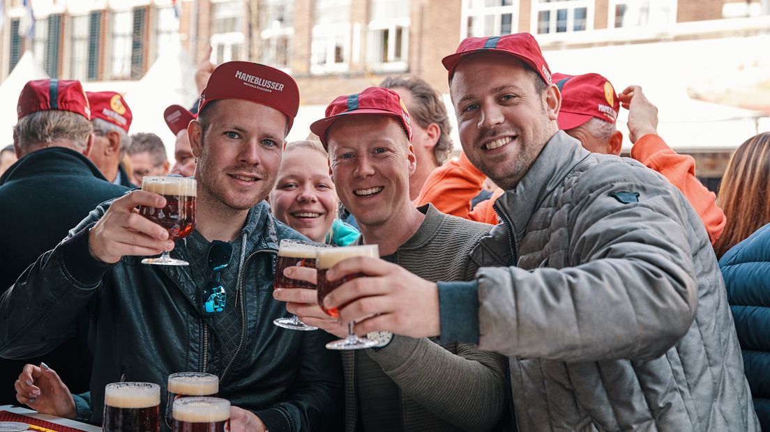 Bier, bier en nog eens bier: in Zutphen werd zondag de Nationale Bokbierdag gehouden.
