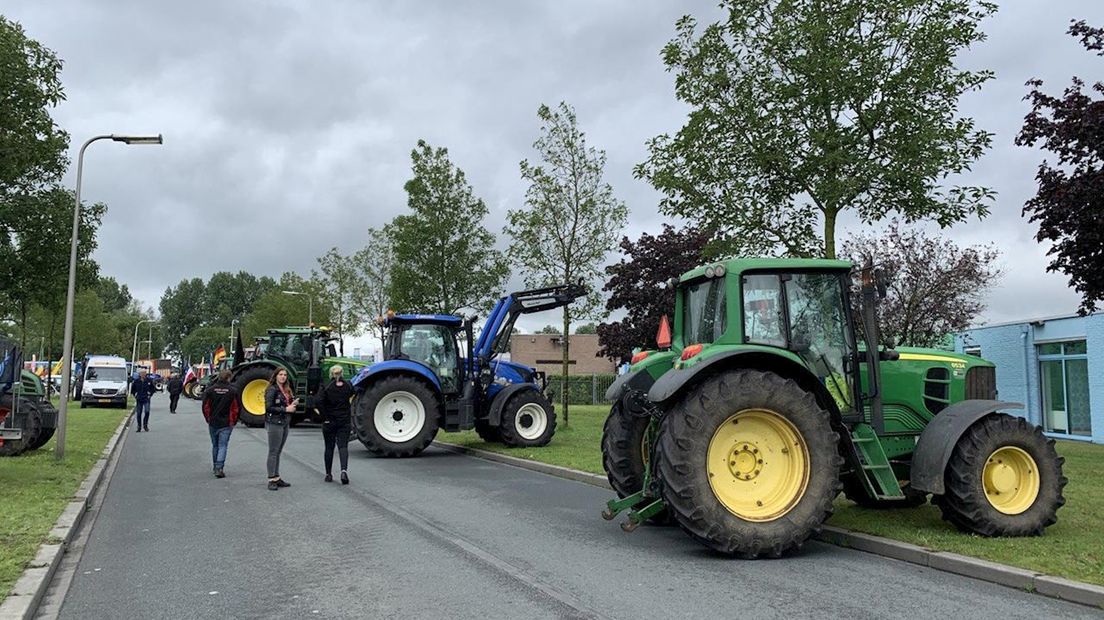 Boeren blokkeren distributiecentrum Albert Heijn in Zwolle opnieuw