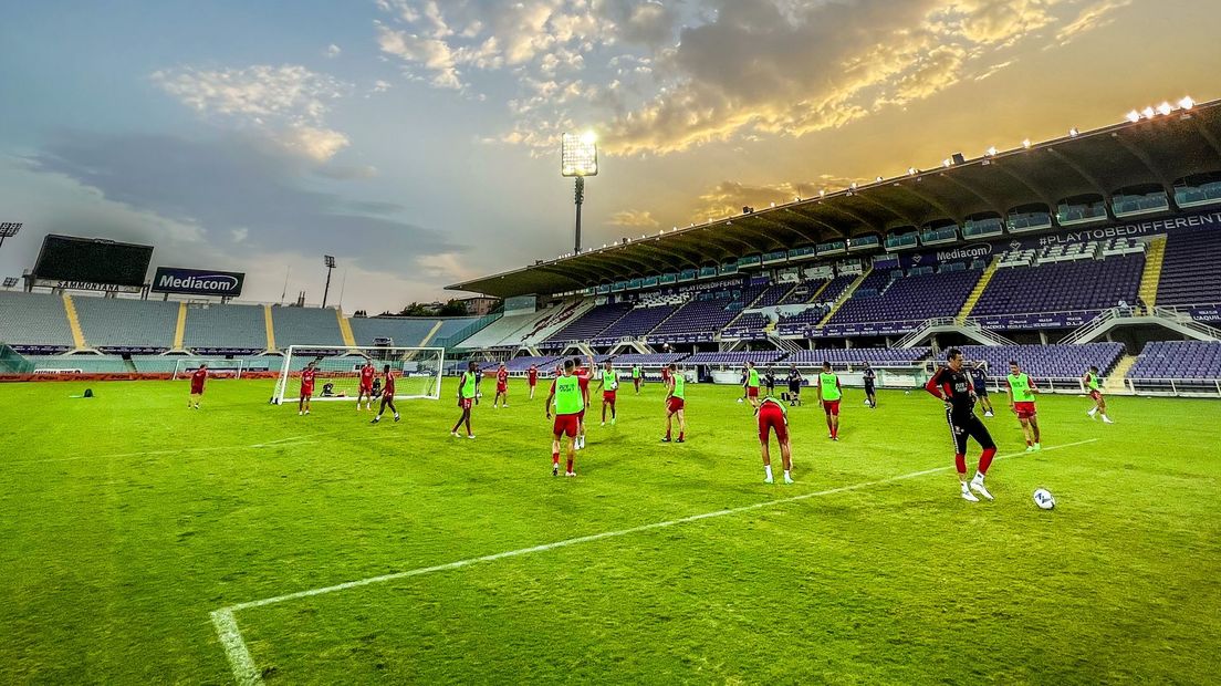 Onder heerlijke omstandigheden werkte FC Twente vanavond een training af in Florence