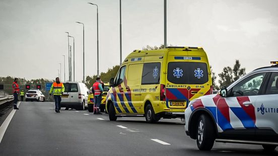 Kettingbotsing op brug in A12 zorgt voor lange file