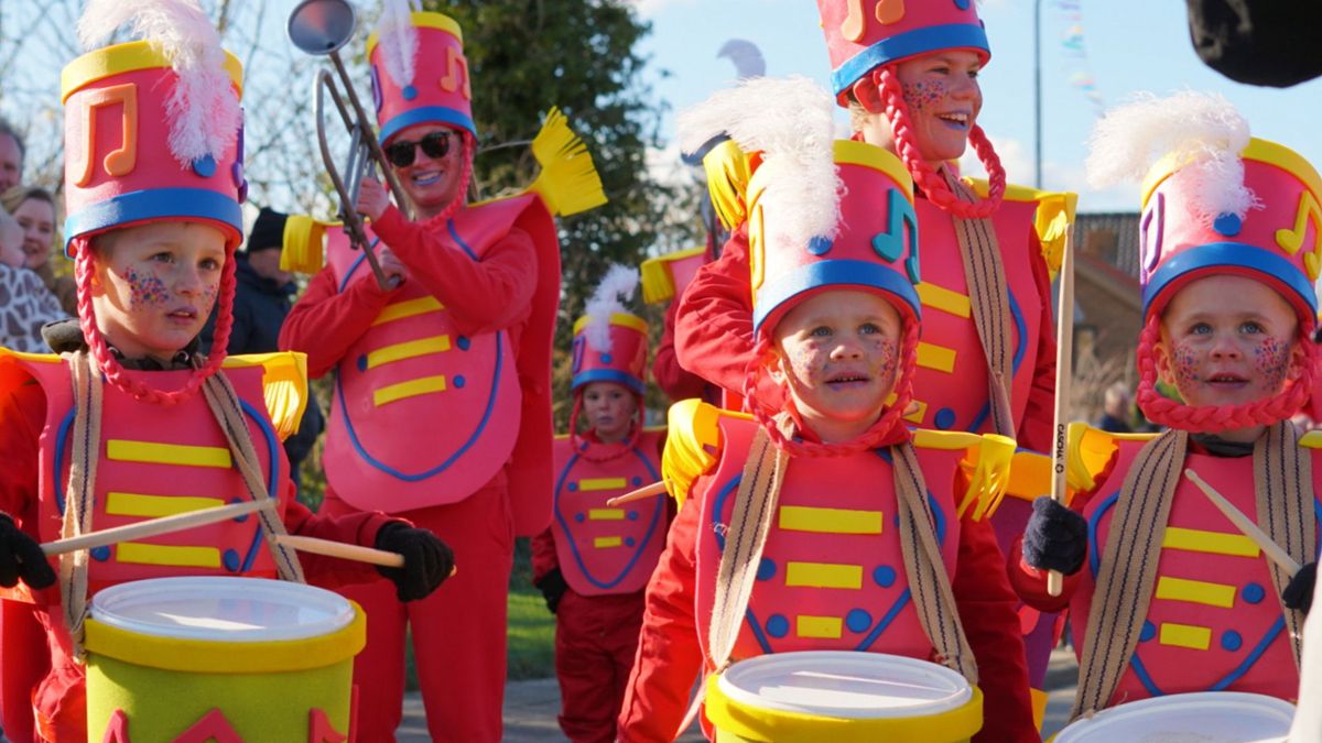 Carnaval nu toch echt afgesloten met jubileumoptocht in Ossenisse