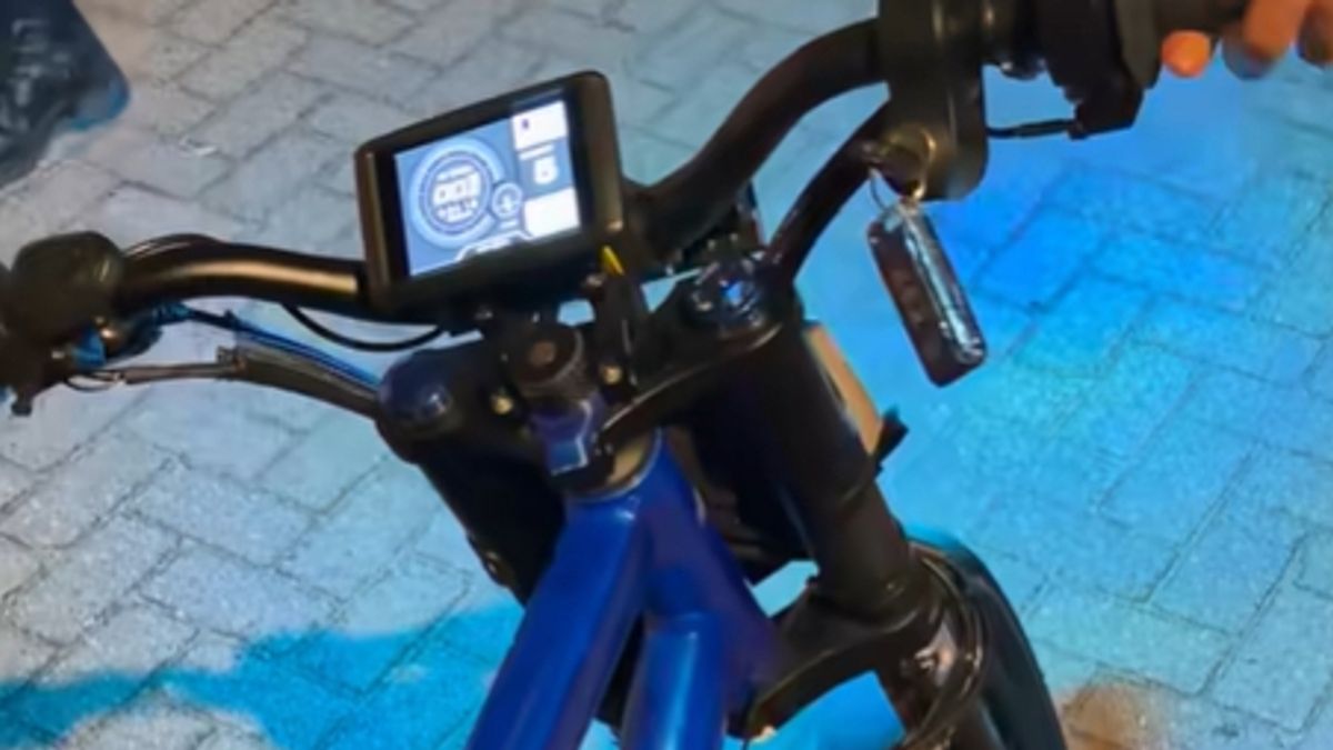 112 nieuws: Politie Enschede vordert skinnybike die 120 kilometer per uur haalt