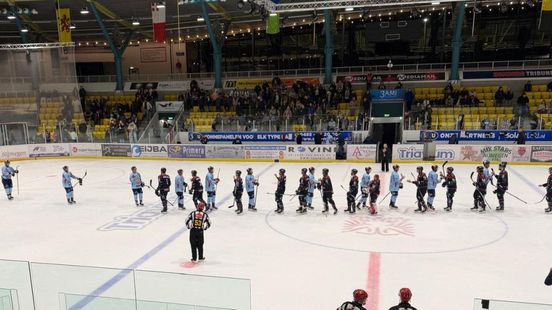 Dynamo koploper • Devils onderuit