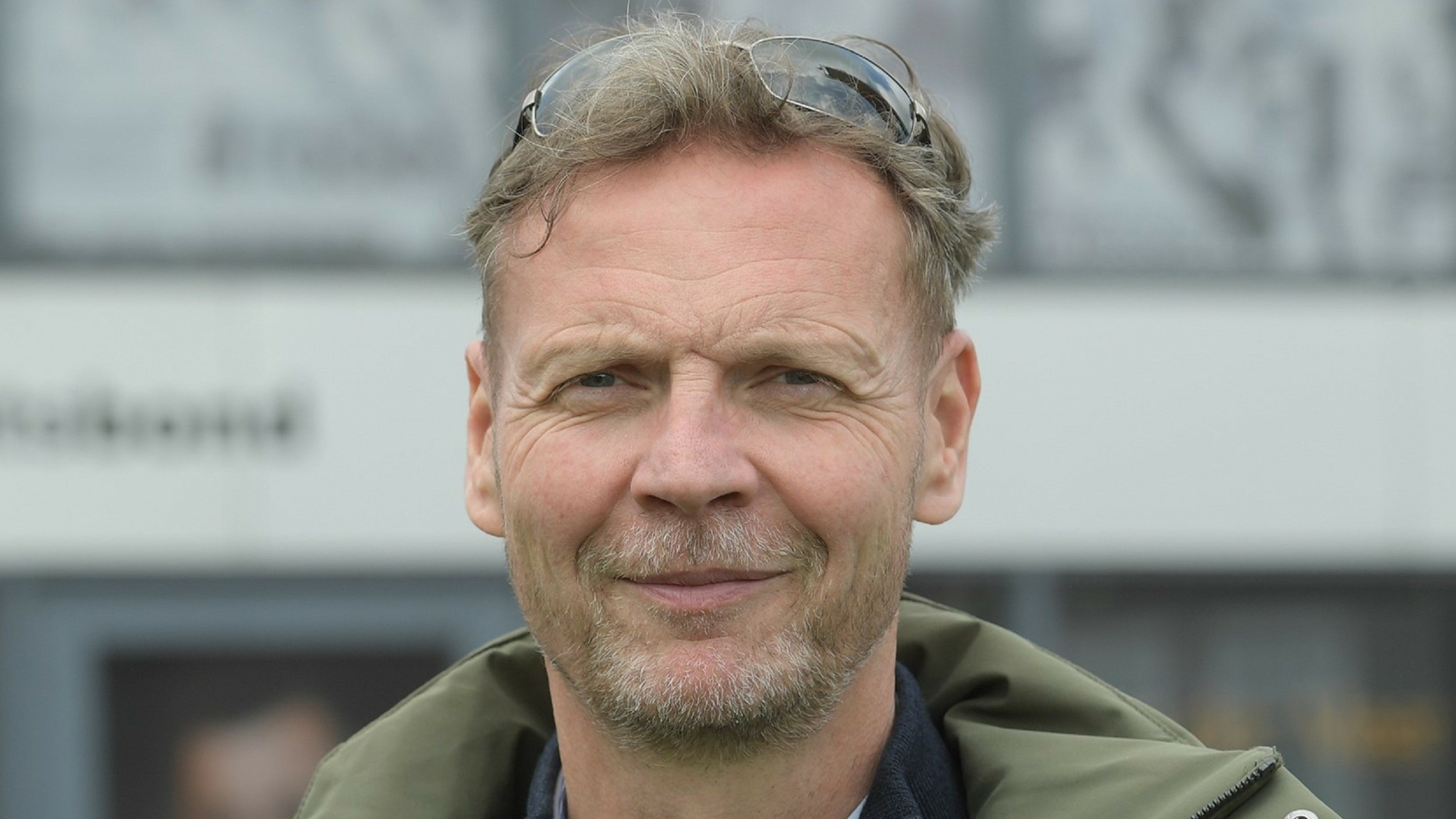 Keatsdirekteur Dirk Jan van der Woud kriget nei rjochtsaak syn baan net werom