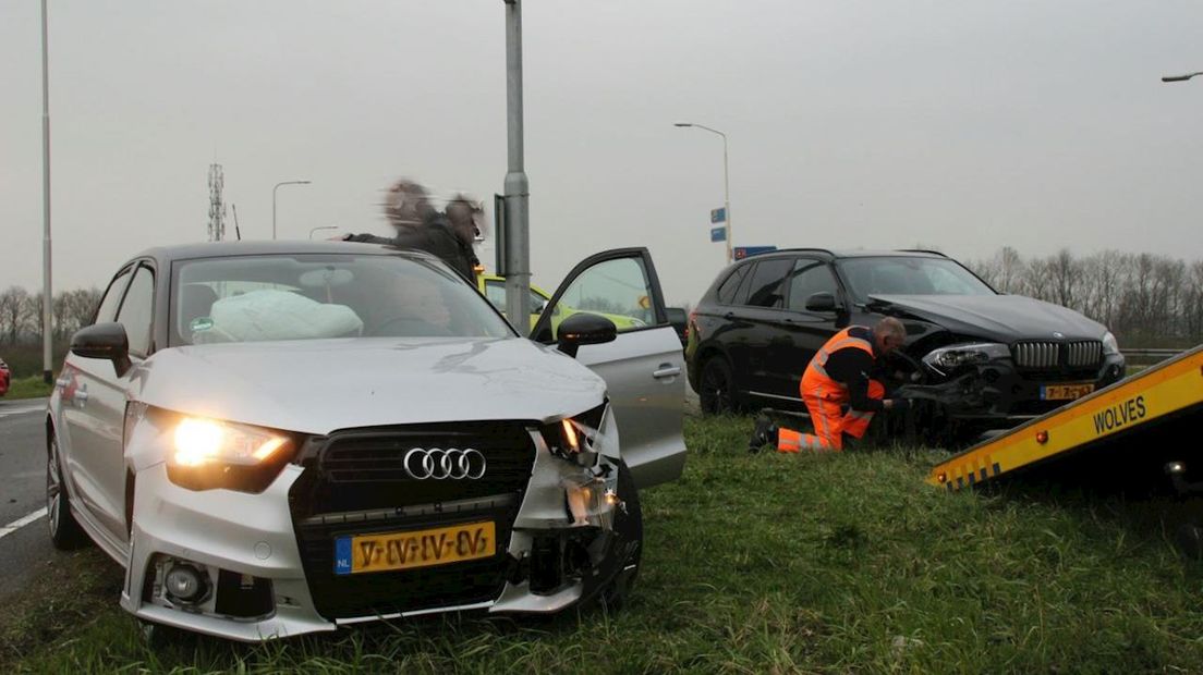 Beide auto's zijn weggesleept door een bergingsbedrijf