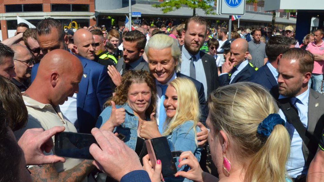 Op de foto met Geert Wilders in Ter Apel