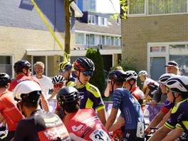 Bram Dijkhuis zet zich al veertig jaar in voor jonge wielrenners: beloond met lintje