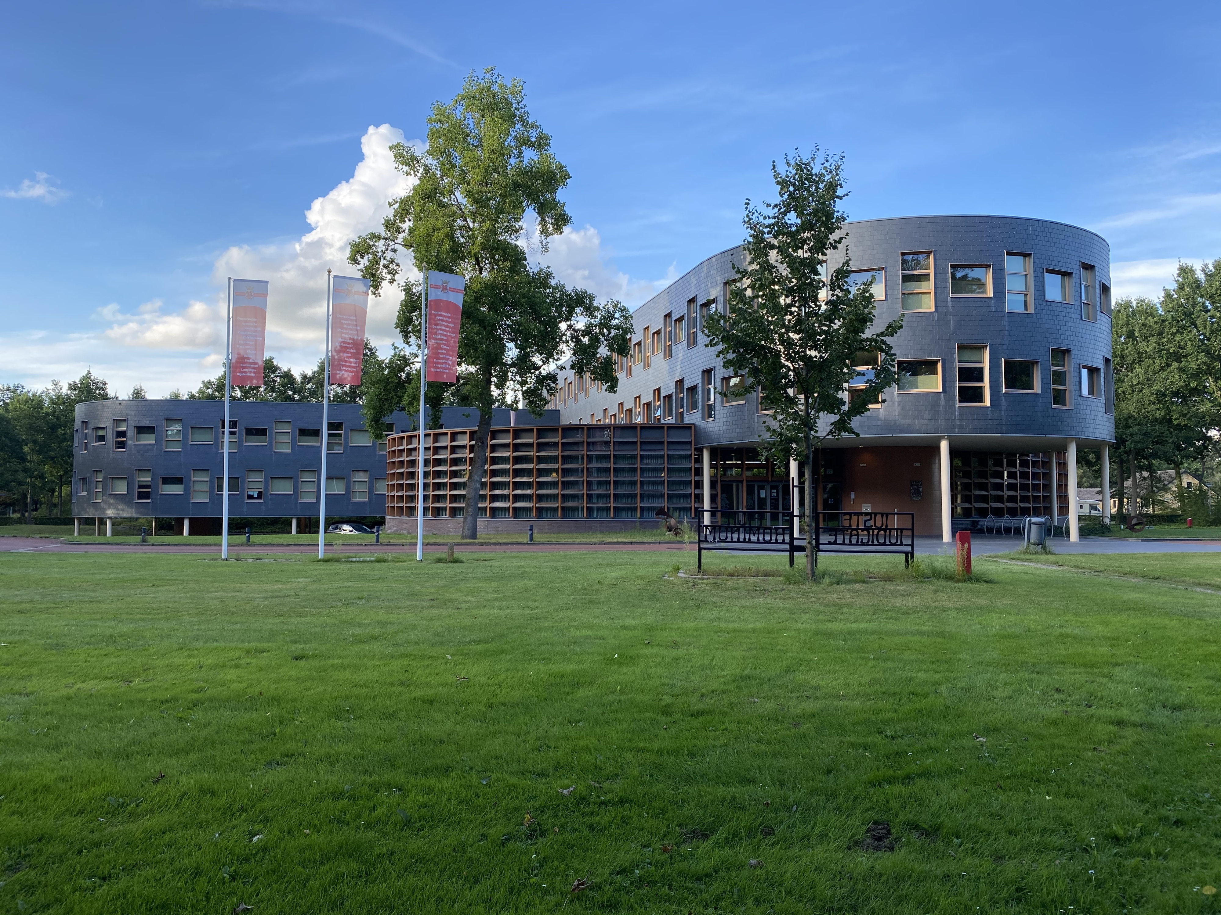 Het gemeentehuis van Ooststellingwerf in Oosterwolde