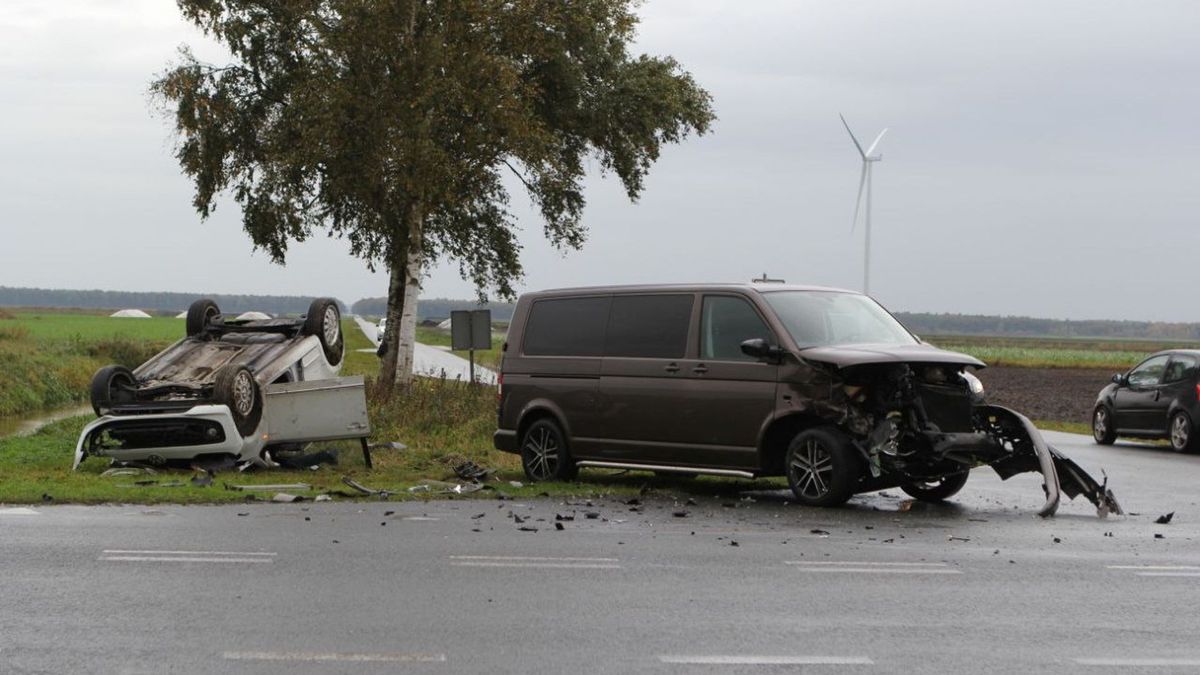 Auto slaat over de kop bij 2e Exloërmond