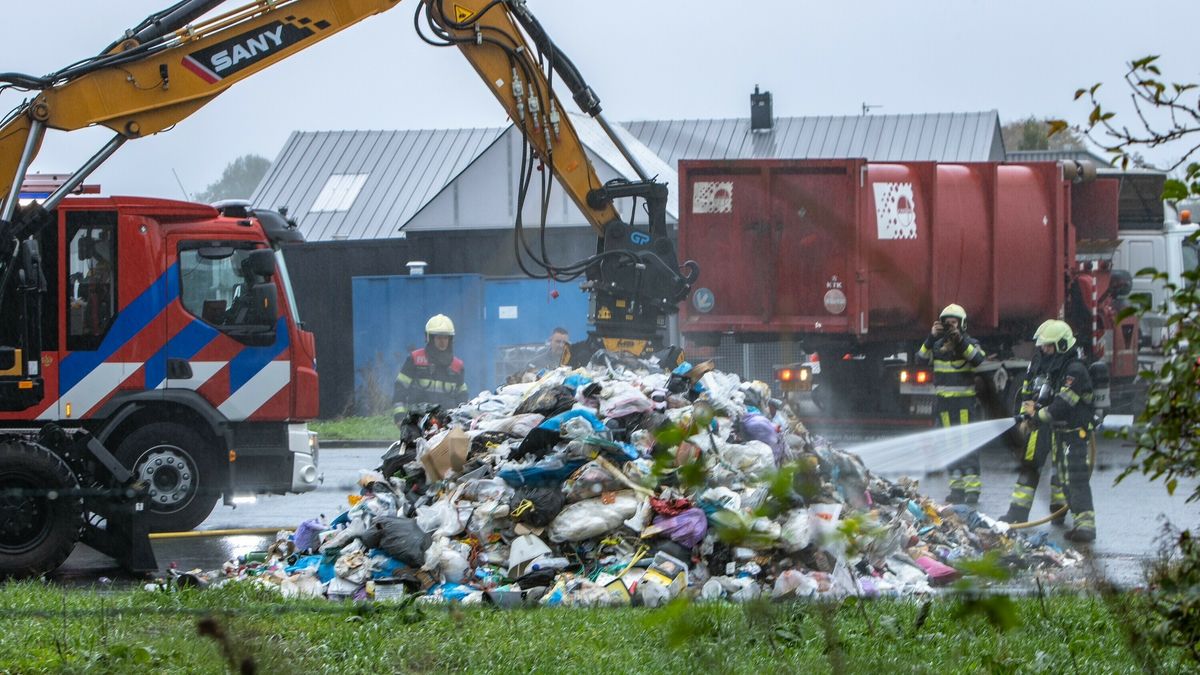 Brand in vuilniswagen in Oosterwolde