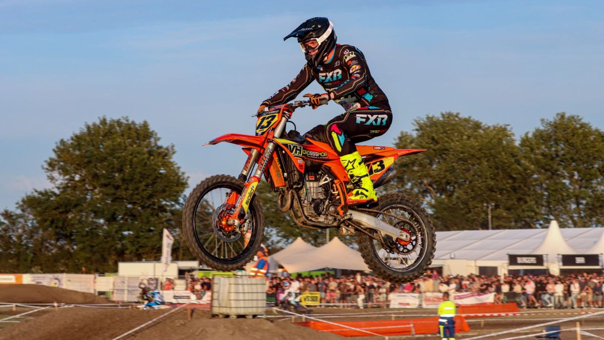Boot onttroond bij Supercross Aagtekerke; Belg houdt hem nipt van de zege af