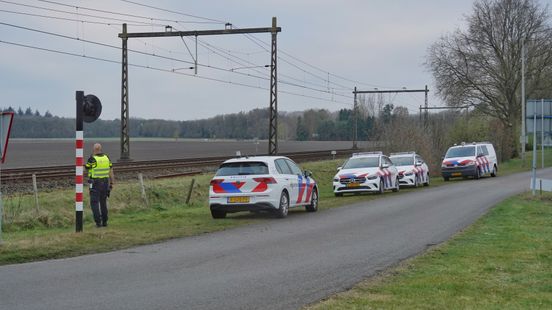 Treinverkeer tussen Assen en Beilen weer opgestart na aanrijding. Treinverkeer tussen Assen en Beilen weer opgestart na aanrijding.