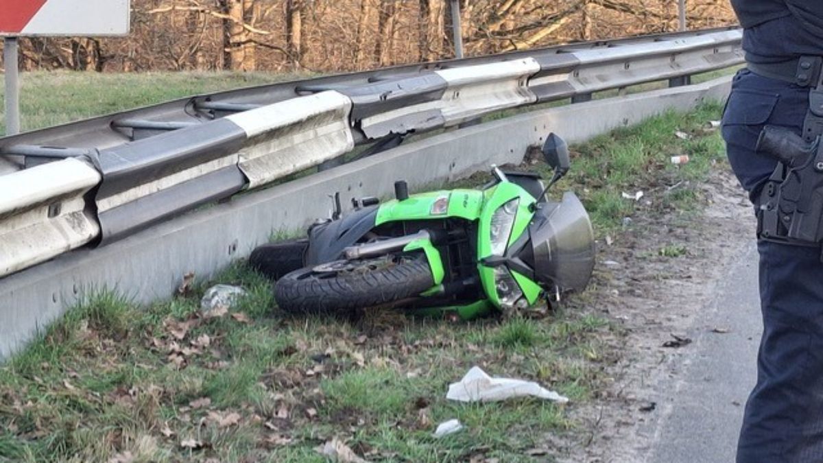 Motorrijder gewond op toerit A67 bij Velden
