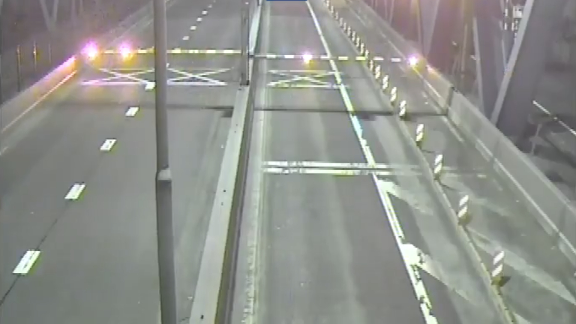 De Calandbrug is in beide richtingen dicht.