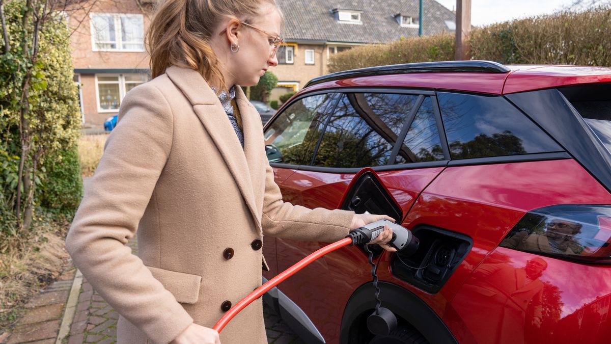 Nergens in Nederland zijn zo weinig stekkerauto's als in deze Overijsselse gemeente