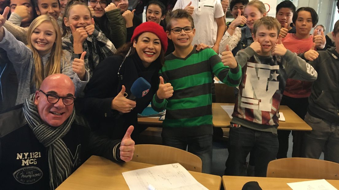 St. Maartenscollege zamelt enthousiast in voor Voedselbank