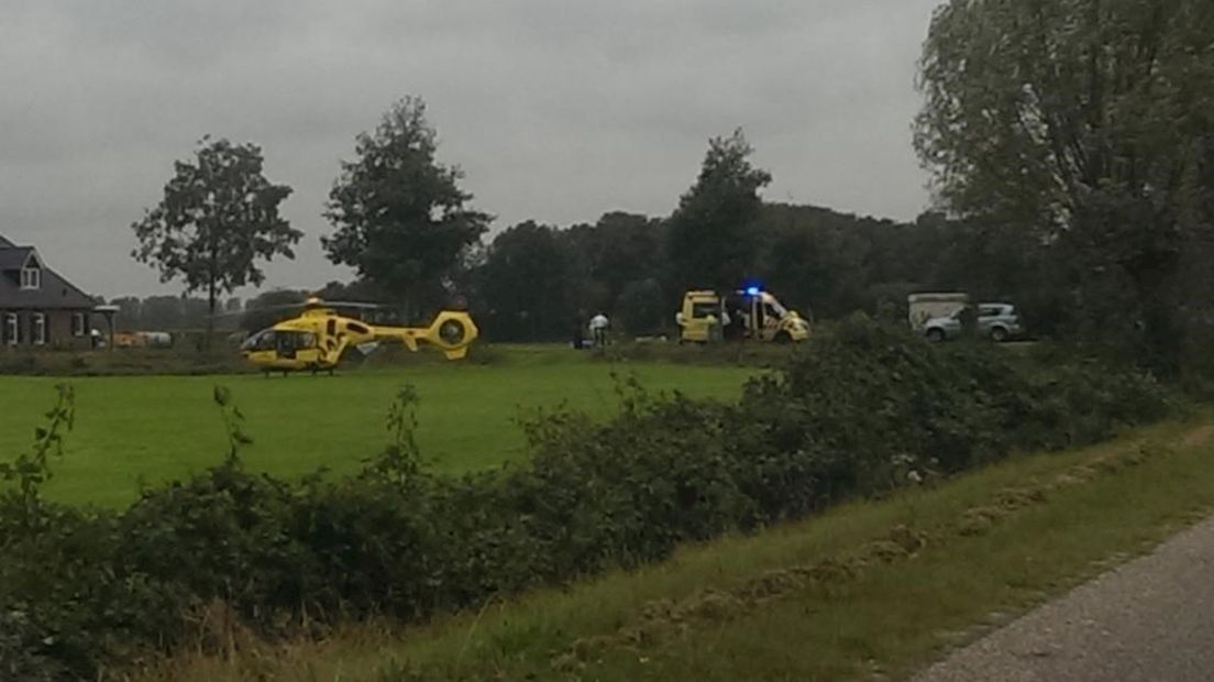 Traumahelikopter in weiland bij Markelo