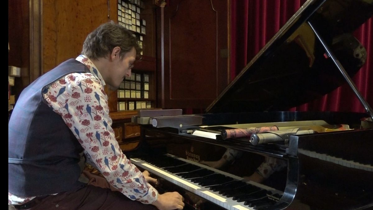 Liefde voor de pianola in voormalige kerk in Mussel