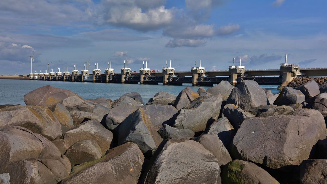 'Oosterschelde alsnog helemaal afdammen'