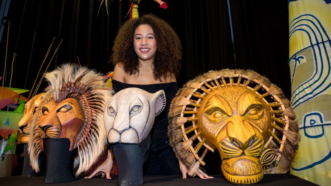 Gaia Aikman speelt Nala in de Lion King in Londen