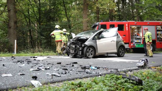 Ernstig ongeval • file op A12 door botsing. Ernstig ongeval • file op A12 door botsing.
