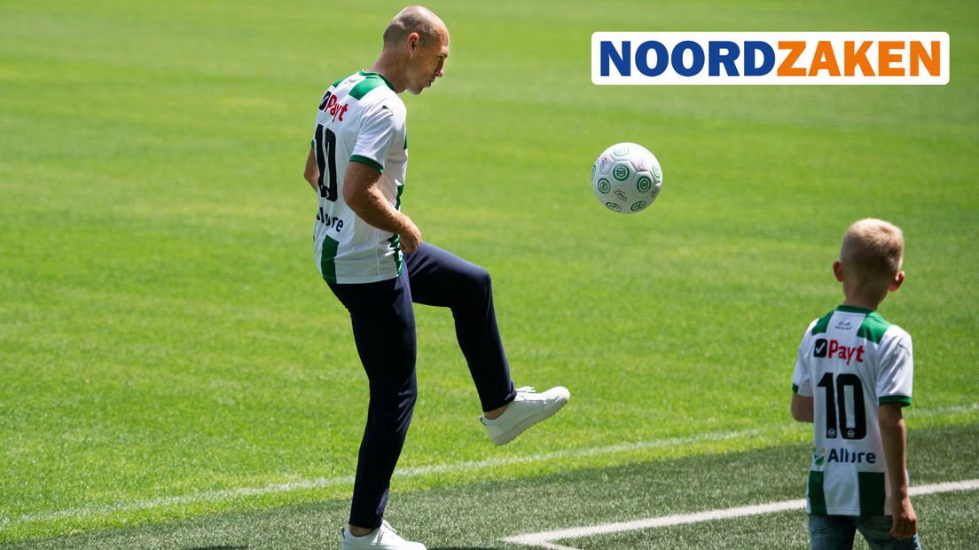 Robben houdt een balletje hoog