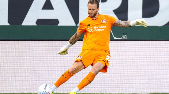 Klap voor Mark Flekken: doelman door knieblessure langere tijd uit de roulatie Nieuws