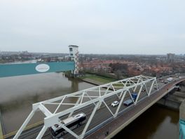 Zo zorgt dit eerste Deltawerk al 65 jaar voor droge voeten rondom de IJssel: 'Zo'n kolkende watermassa is echt magnifiek'