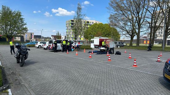 Harde aanpak fatbikes en brommers in Hengelo: 116 boetes bij grote controle Home