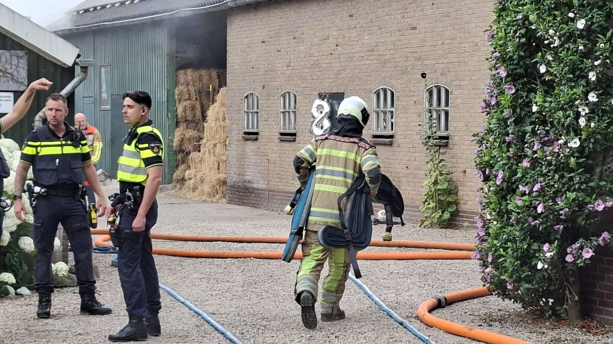 Grote brand in Groenekan, advies om ramen en deuren te sluiten
