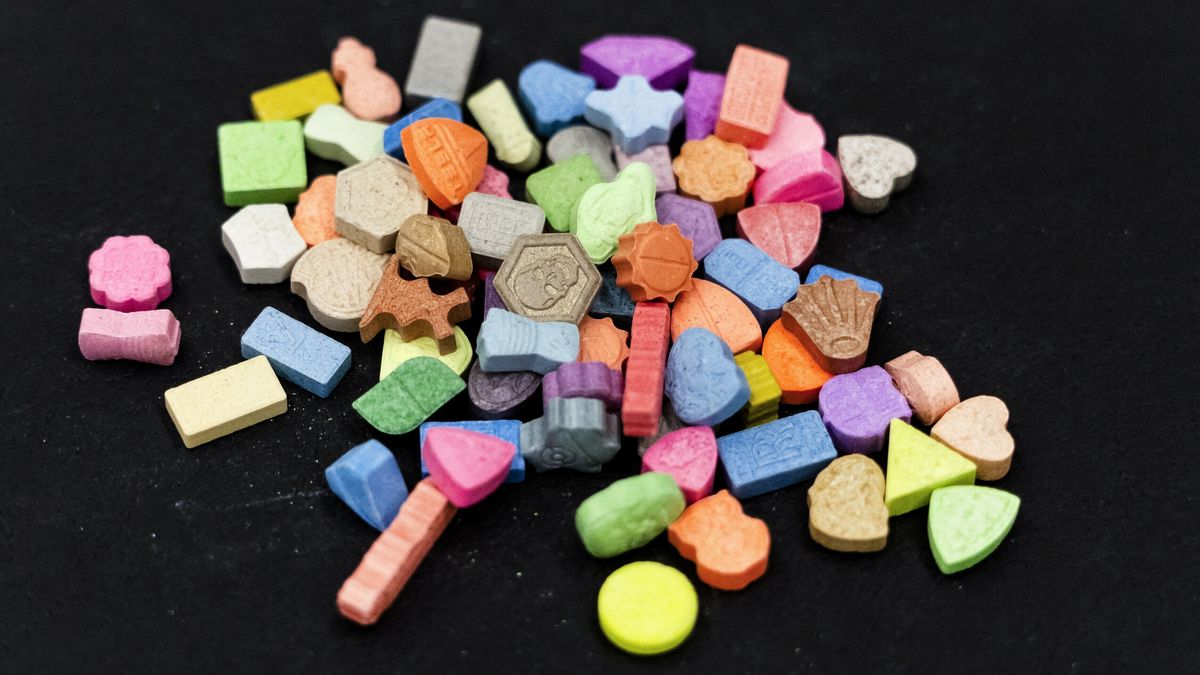 Verdachte spoelde xtc en MDMA door de wc, OM eist maanden cel voor opzetten drugslab