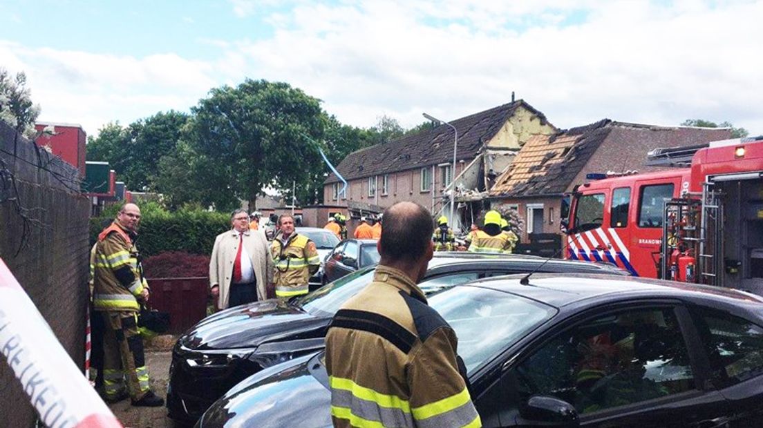 De 60-jarige bewoner van het huis waar de gasexplosie in Nijmegen woensdag plaatsvond, ligt nog op de intensive care. Maar hij is aanspreekbaar en het lijkt de goede kant met hem op te gaan, zei burgemeester Hubert Bruls vrijdag op een persconferentie.