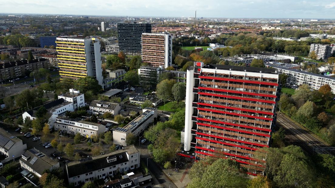 Het Tuindorp-West Complex bestaat onder meer uit deze drie gekleurde studentenflats.
