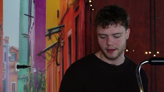 Elzano (19) ziet business in stroopwafels