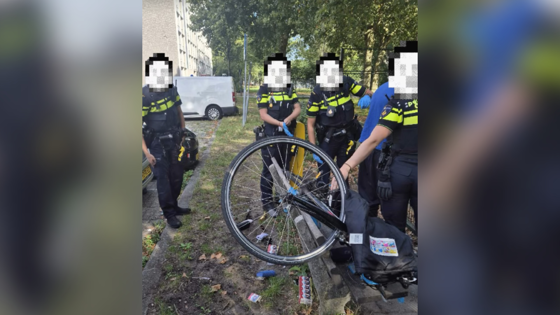 Verdachte van reeks auto-inbraken in Overvecht slaat op de vlucht, maar strandt op bankje