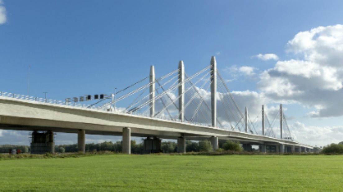 Rijkswaterstaat werkt 'stiekem' aan brug A50