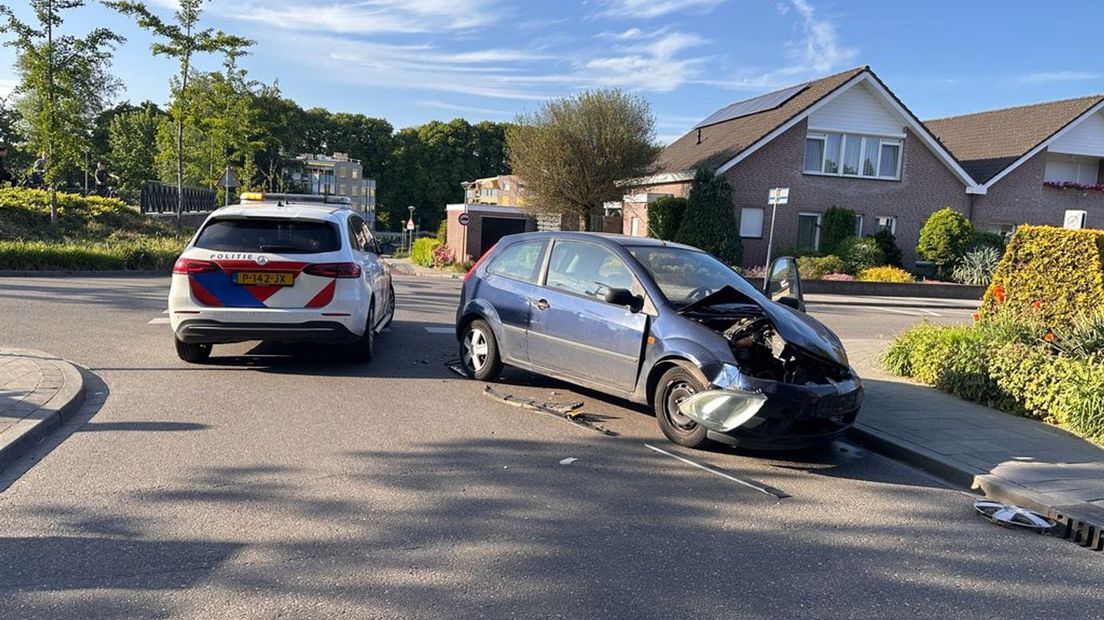 In Groesbeek kwamen twee bestuurders met elkaar in botsing op een kruising.