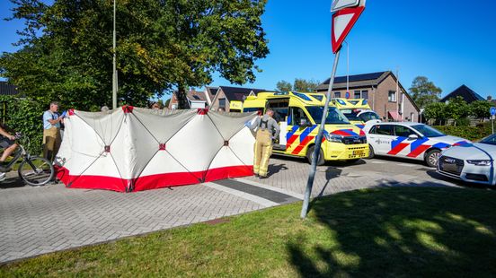 Fietsster overleden bij aanrijding in Klazienaveen. Fietsster overleden bij aanrijding in Klazienaveen.
