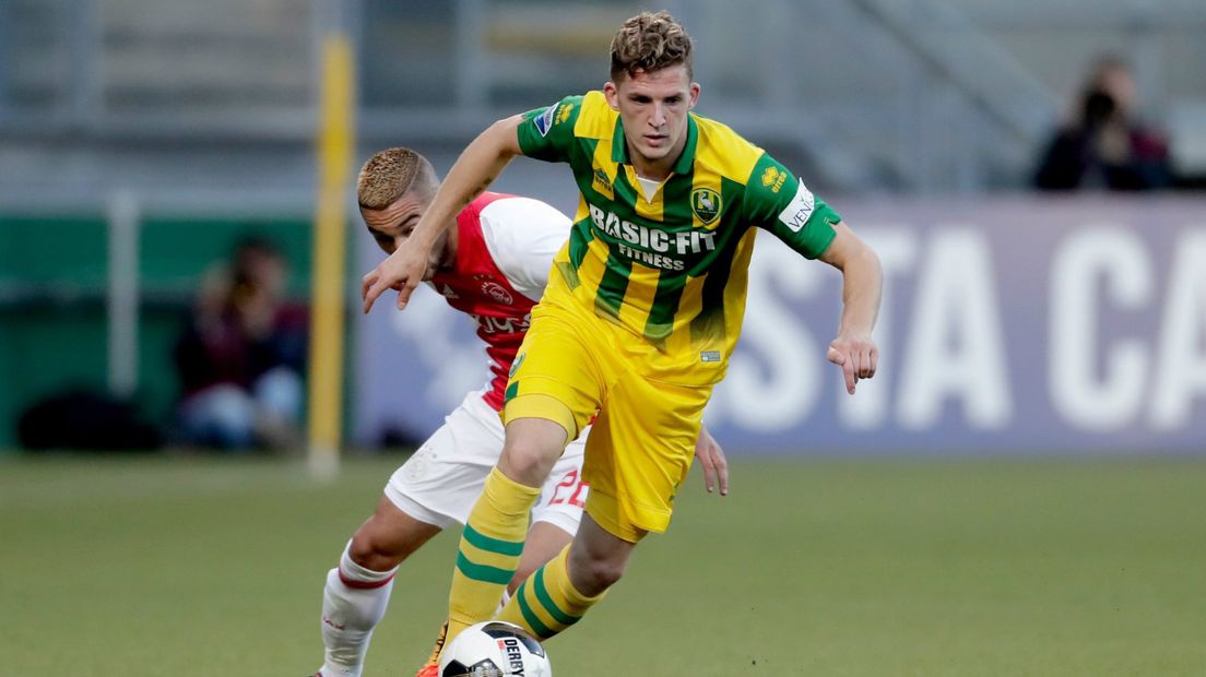 Kevin Jansen in actie tijdens ADO Den Haag - Ajax.