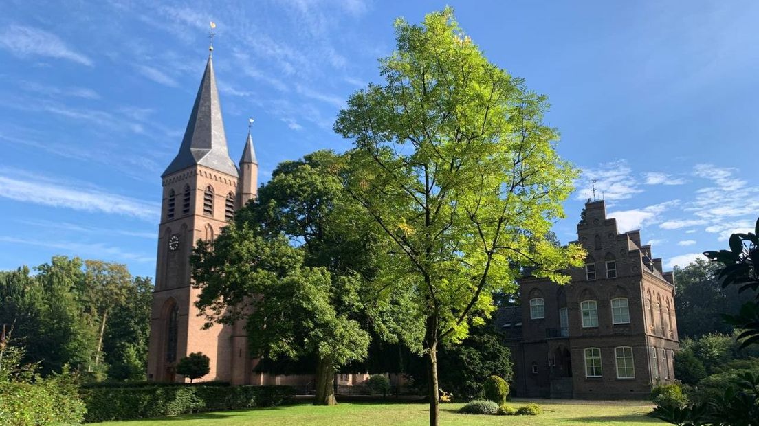 De kerk van Vierakker.