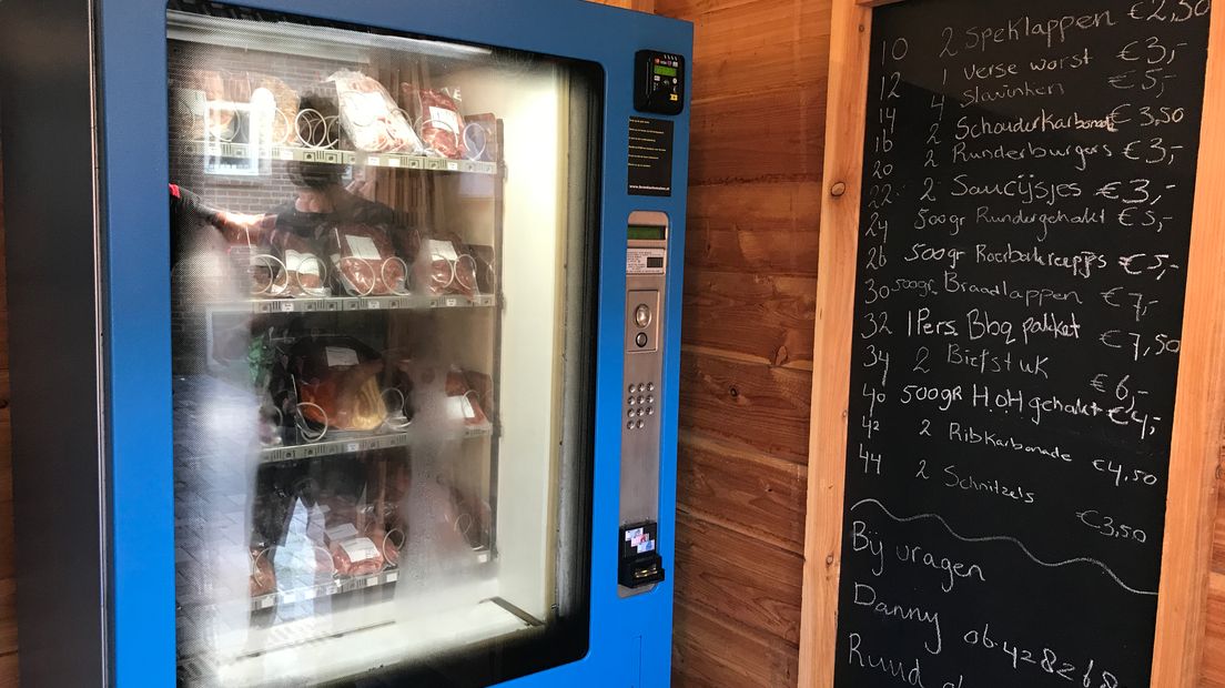 Bij Valthe kun je zelf je vlees uit de automaat halen (Rechten:RTV Drenthe)