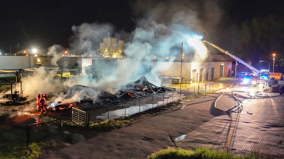 Houtzagerij in Stadskanaal verwoest door brand