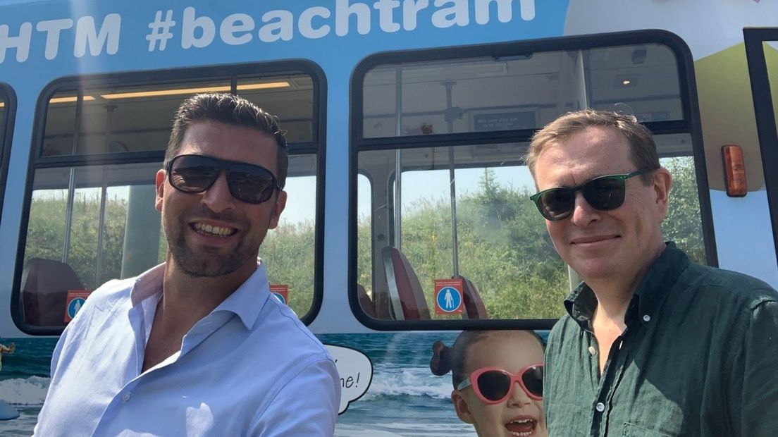 Robert van Asten en Bruno Bruins voor de beachtram I