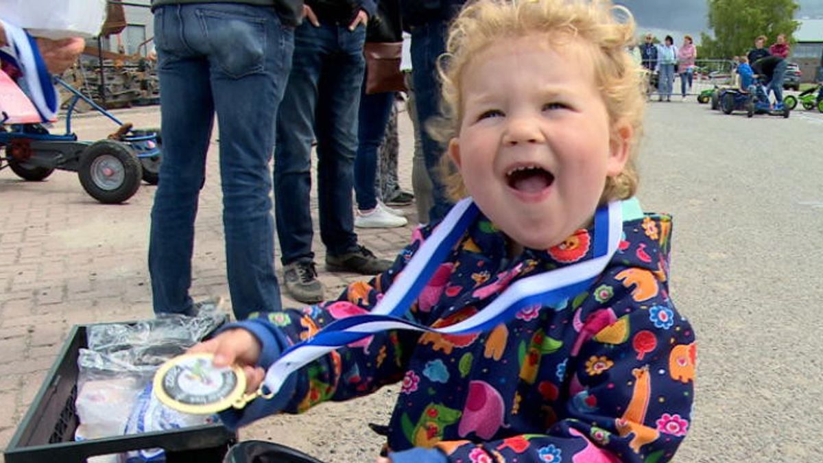 Kinderen leven zich uit tijdens de traptrekkertrek